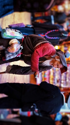 纪实-旅游-旅行-老人-男人 图片素材