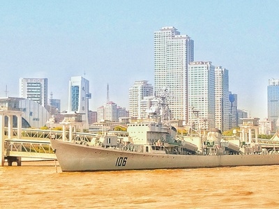 城市-蓝天-白云-长江-船 图片素材