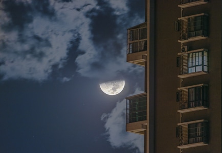 宅家-远摄-月亮-建筑-天空 图片素材