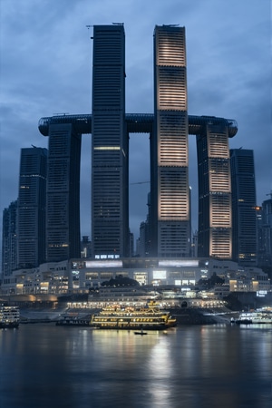 重庆夜景-重庆印象-城市建筑-来福士-蓝调时段 图片素材