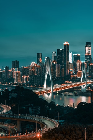 城市天际线-重庆-重庆夜景-渝中半岛-东水门大桥 图片素材