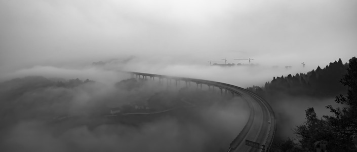 重庆-周家山大桥-黑白-雾-风景 图片素材