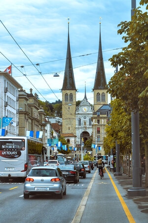 瑞士-旅游-欧洲-城市-车 图片素材