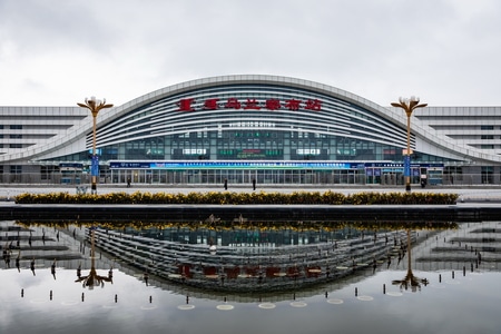 内蒙古-乌兰察布-高铁站-倒影-建筑 图片素材