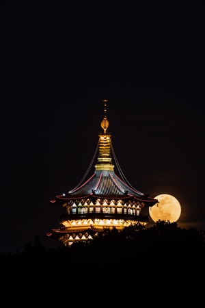 杭州-雷峰塔-月出-月亮-夜色 图片素材