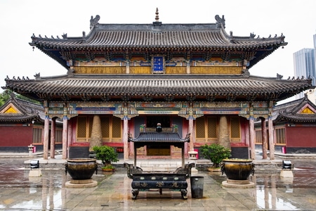 内蒙古-呼和浩特-五塔寺-寺庙-雨中 图片素材