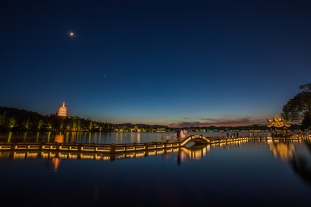 杭州-长桥公园-西湖-雷峰塔-夜色 图片素材