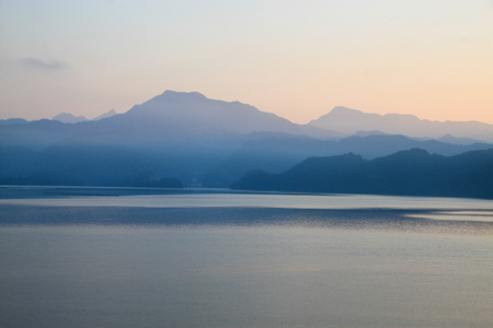 杭州-千岛湖-淳安县-水库-渔船 图片素材