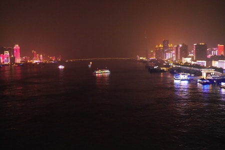 江城-夜色-梦幻-船-夜景 图片素材