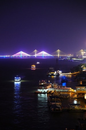 江城-灯光秀-夜景-色彩-节日 图片素材