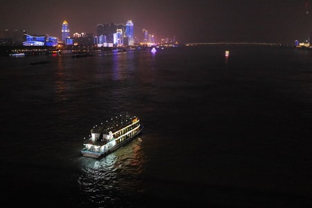 江城-夜色-梦幻-船-夜景 图片素材