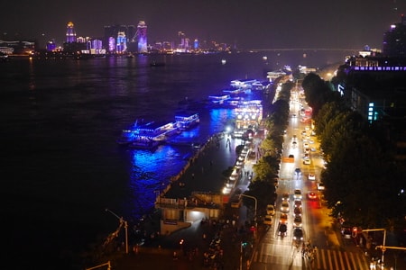 江城-夜色-梦幻-船-夜景 图片素材