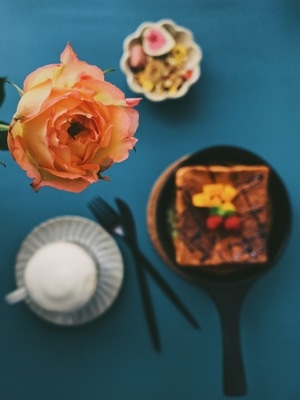 宅家美食-静物-美食-早餐-花 图片素材