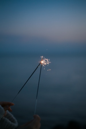 人像-烟花-海边-光晕-写真 图片素材