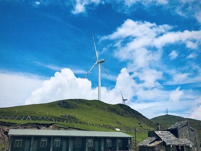 云南-☁️-⛰️-风车-风景 图片素材