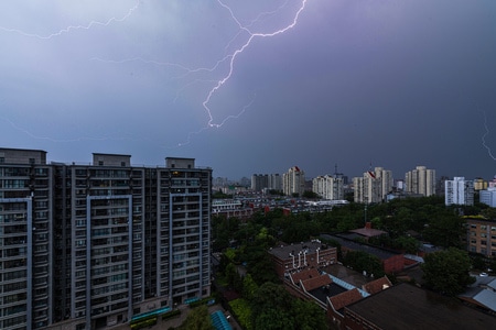 乌云-闪电⚡️-城市风光-城市-高楼 图片素材