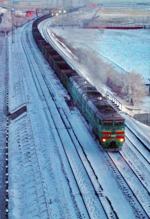 国门-火车-火车-列车-雪景 图片素材