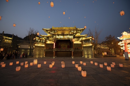 旅行-夜景-孔明灯-古北水镇-古北水镇 图片素材