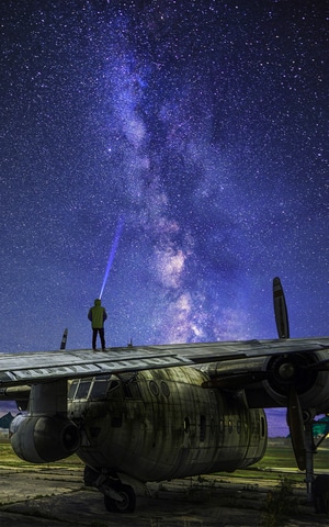 飞机-废弃的-二战-夜空-星空 图片素材