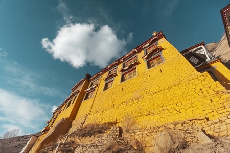 宅家-高原-寺庙-佛教-西藏 图片素材