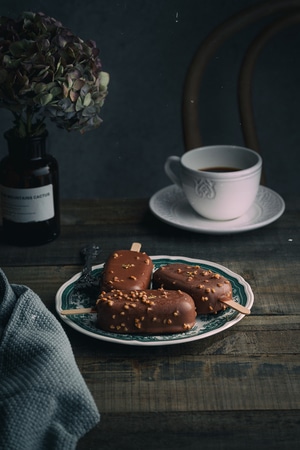 巧克力慕滋-蛋糕-冰淇淋-咖啡-一人食 图片素材