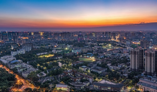 四川-成都-四川大学-爬楼-索尼 图片素材