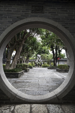 人文地理-建筑-都市风光-圆拱门-树 图片素材