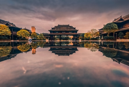 旅行-对称-雨后-古建筑-阴天 图片素材