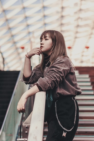 阳光-睛天-人像-街拍-美女 图片素材