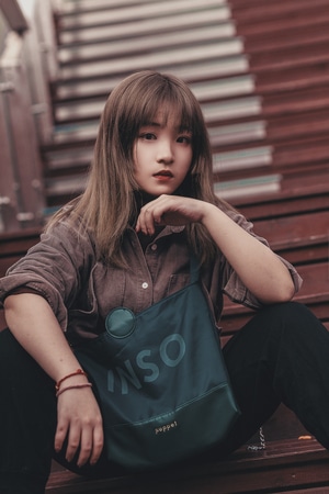 阳光-睛天-人像-街拍-美女 图片素材