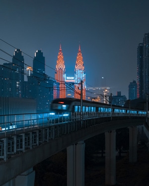 重庆-地铁-网红-夜景-尼康 图片素材