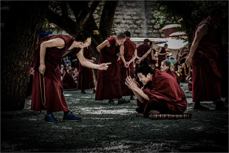 电脑传图-人文-西藏-色拉寺-辩经 图片素材