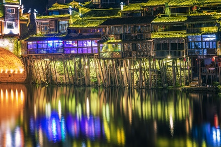 凤凰古城-夜景-倒影-反射-风光 图片素材