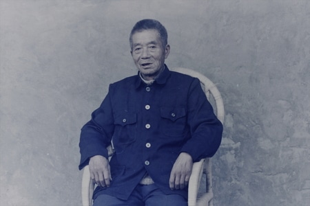 宅家-电脑传图-情绪-人文纪实-纪实 图片素材